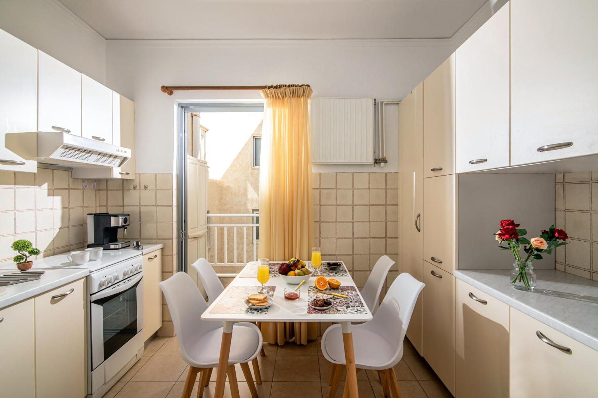 Central Double Bedroom Apartment 伊拉克利翁 外观 照片